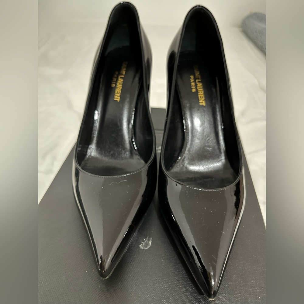 Black Saint Laurent Pumps